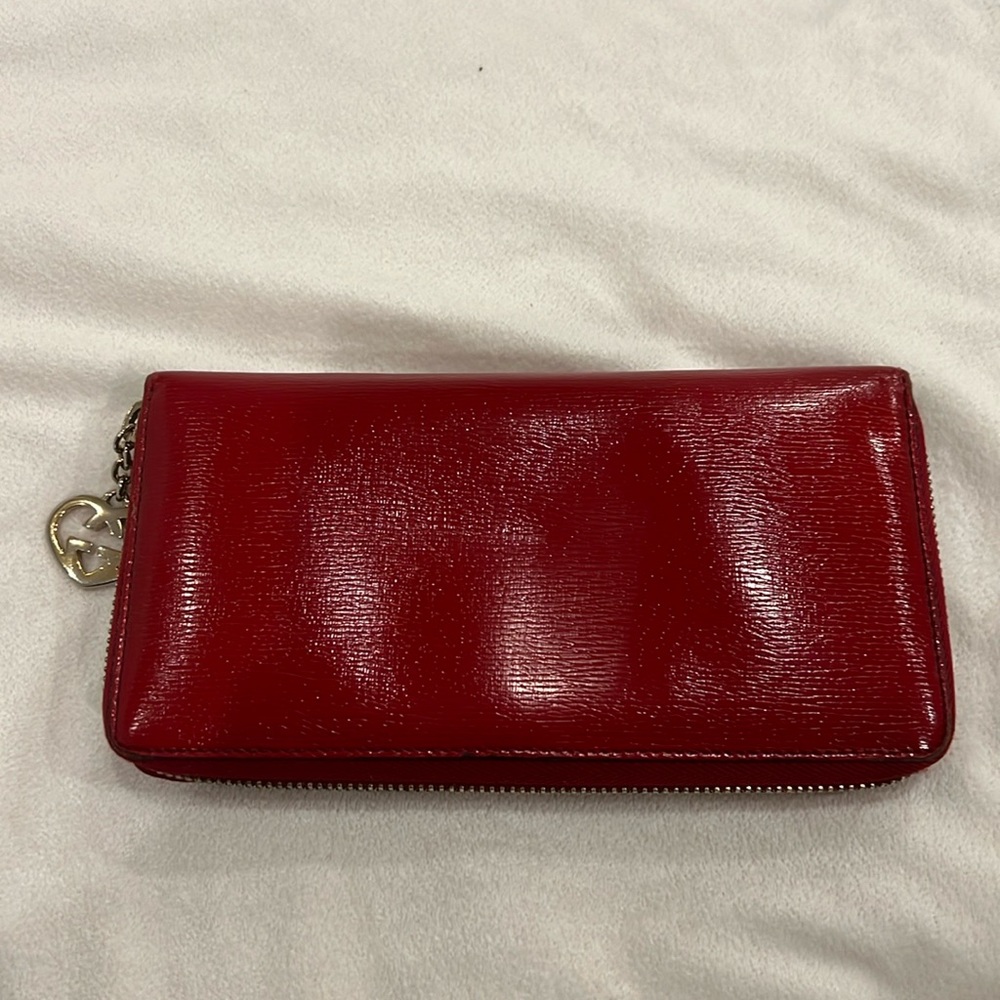 Authentic Gucci Interlocking Heart Zip Wallet